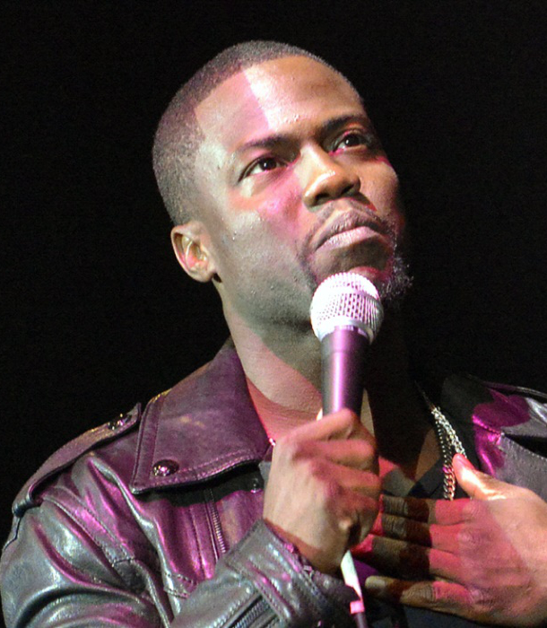 Kevin-Hart-on-stage